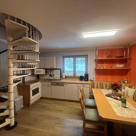 Am Waldrand Huben (Imst)